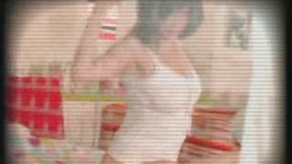 الفتاة غش مع لطيف شقراء على افلام سكس للكبار الأريكة