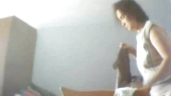 الشرج فتاة ذات الشعر الداكن افلام للكبار سيكس مع كبير يحلب في غرفة النوم