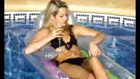 صديقها الملاعين سمراء Andreina ديلوكس في بلدها سكس اجنبي للكبار فقط كس على حمام السباحة